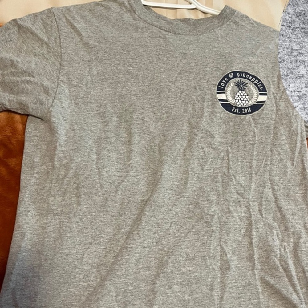 Love & Pineapples. Size S.